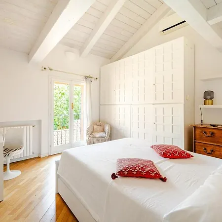 Al Platano Orientale 아파트 *